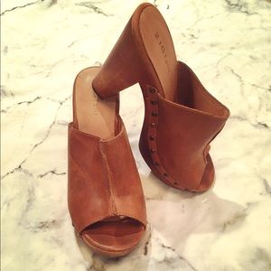 ZIGI girl Leather and Wood Heels